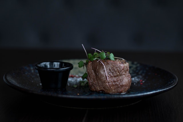 steak pexels-valeria-boltneva-1639563